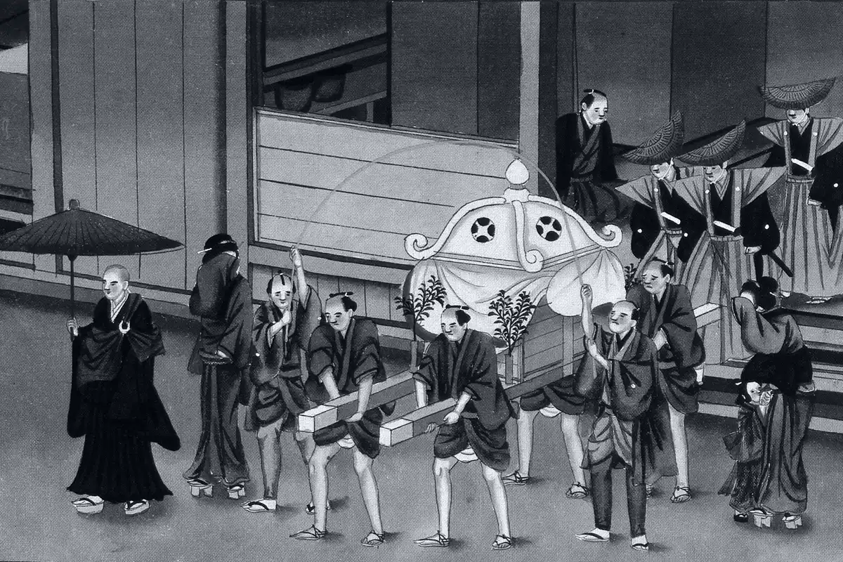 Ilustração japonesa de um cortejo fúnebre tradicional. Homens em quimonos carregam um palanquim ornamentado, seguidos por um monge sob uma sombrinha, em tom solene.
